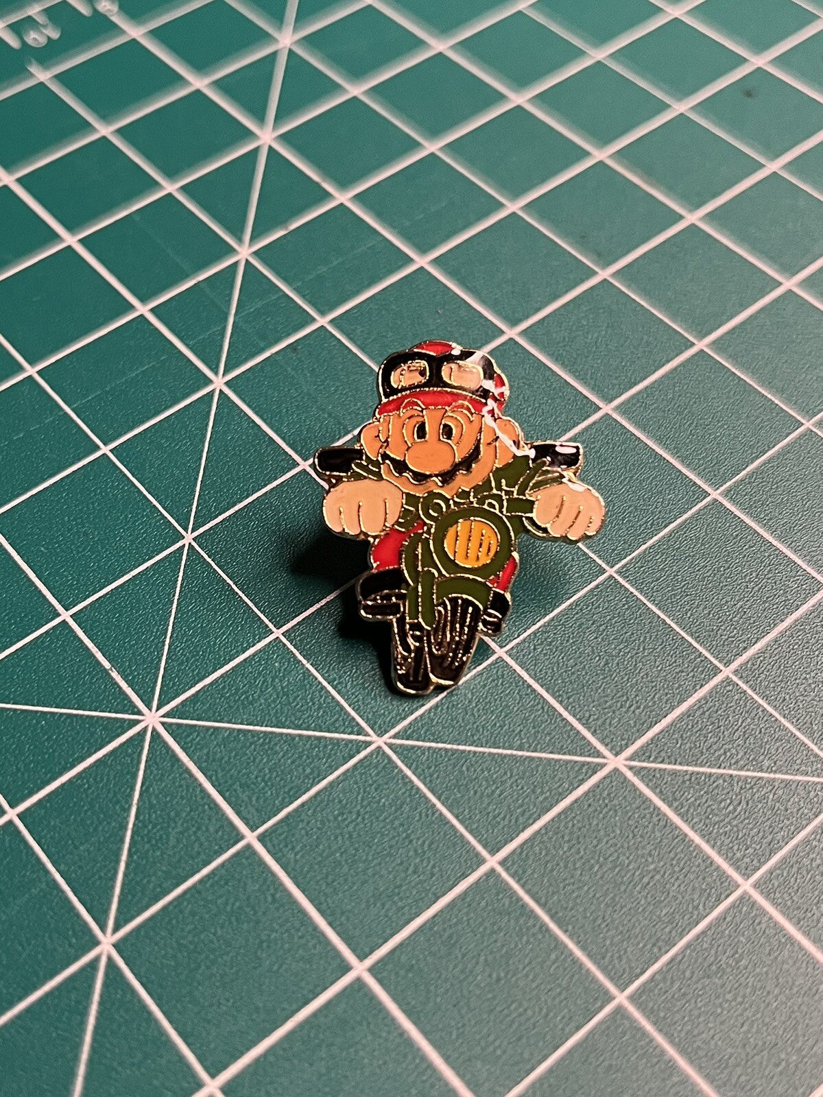 Nintendo Mario Motorcycle Pin – Series A #11 – 1989 – Vintage Collectible