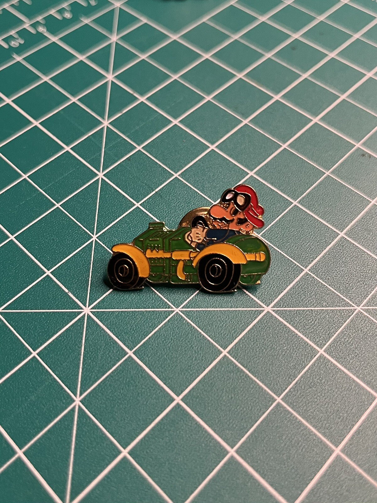 Nintendo Mario Race Car Pin – Series A #8 – 1989 – Vintage Collectible