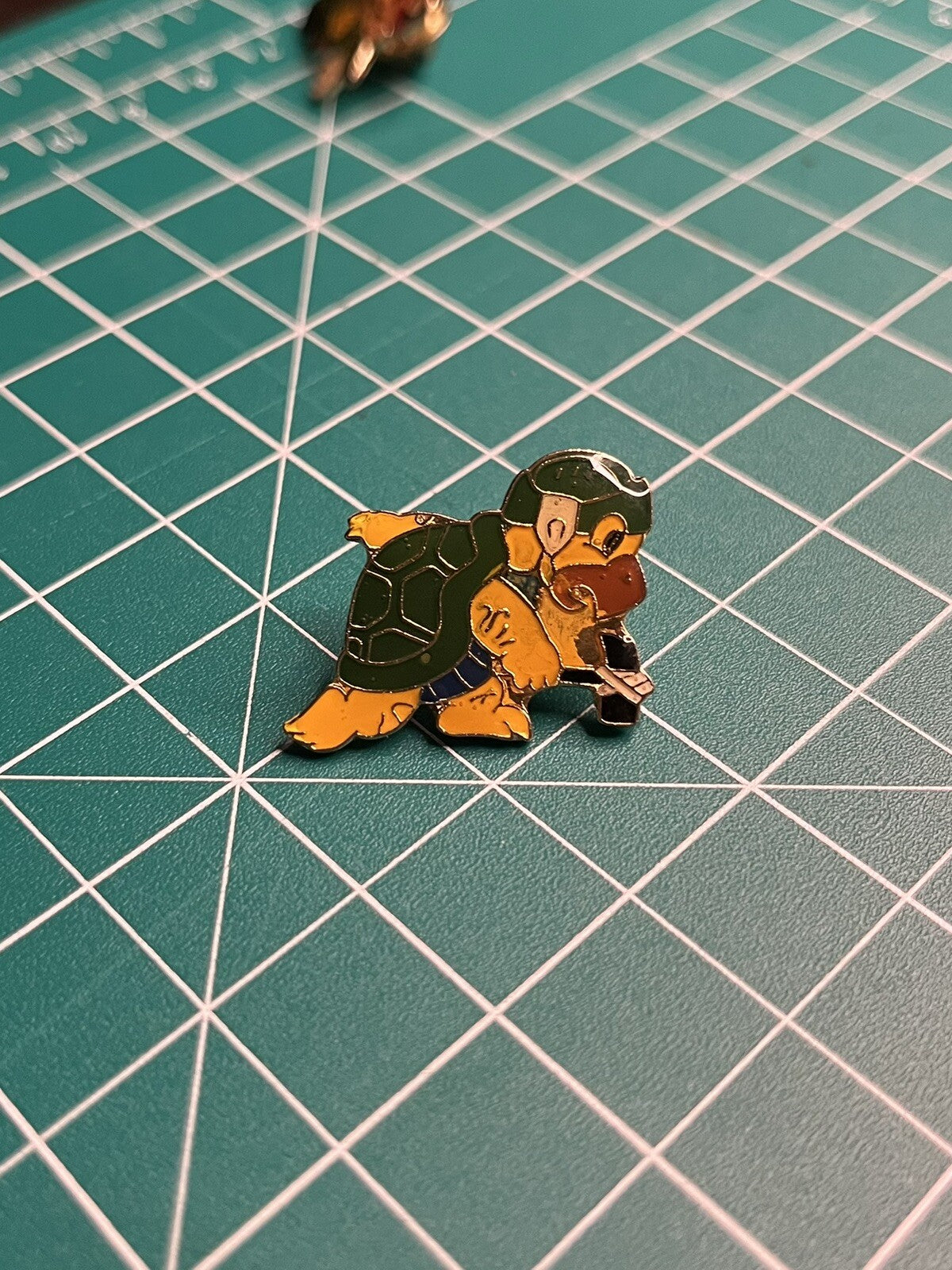 Nintendo Hammer Bro Pin – Series A #12 – 1989 – Vintage Collectible