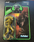 Aliens - The Alien Warrior (Attack) Xenomorph Reaction Figure - Super7